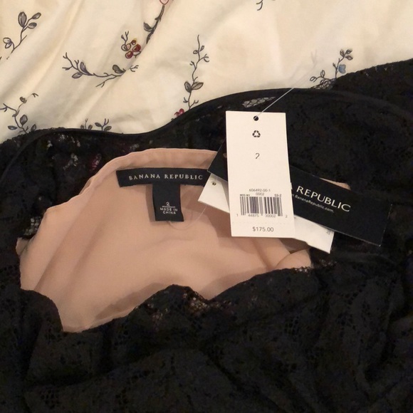 Host Pick! 🎉 Banana Republic Lace Dress - Picture 4 of 4
